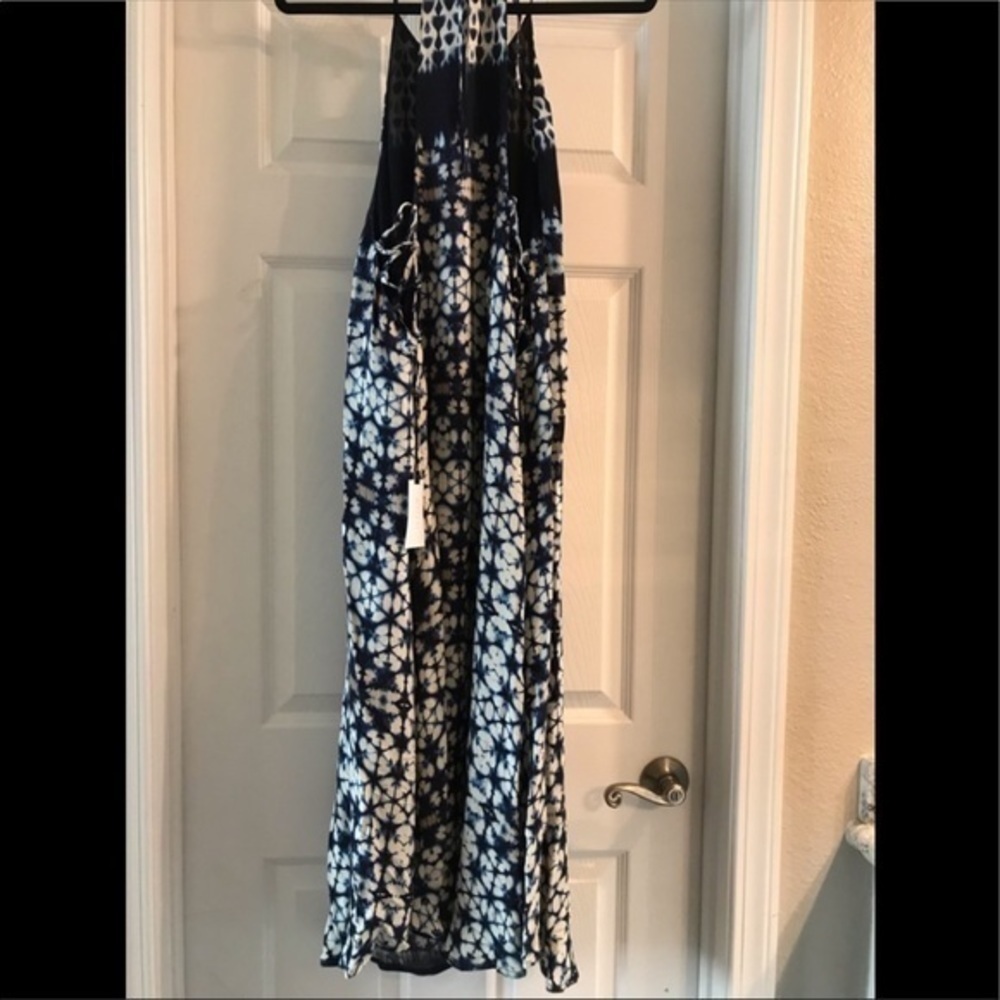 ASTR THE LABEL LACE UP SIDE GEO PRINT HALTER DRESS - Picture 4 of 6